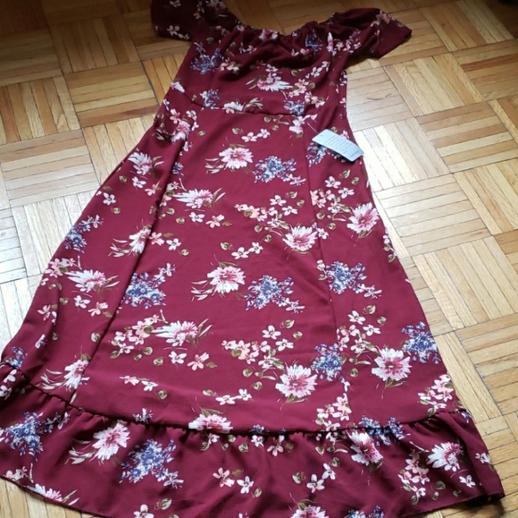 Last chanceFlutter Sleeve Burgundy FloralMidiDress - Picture 2 of 6